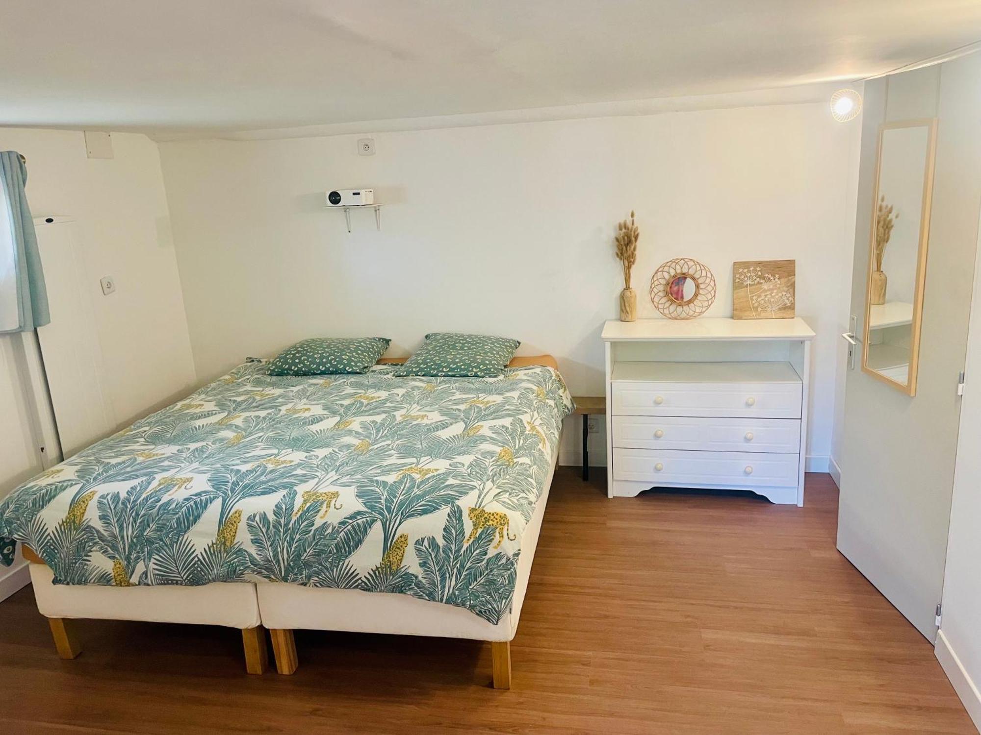 Logement En Rez De Jardin Guérard Exterior foto